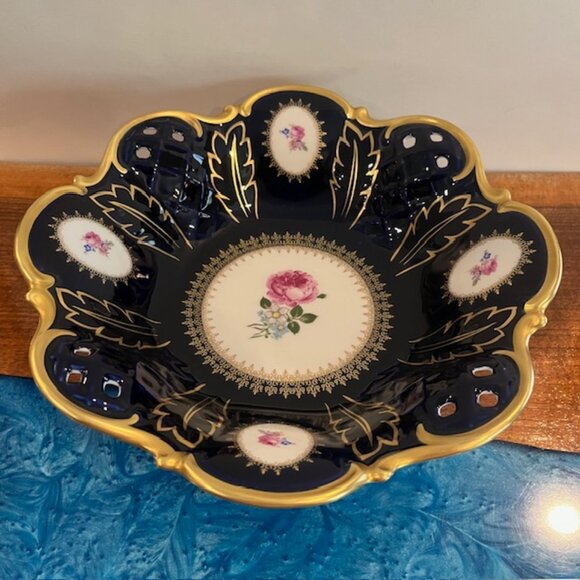 Reichenbach Echt Kobalt Blue 11" Cabbage Rose Footed Serving Bowl - Picture 2 of 7